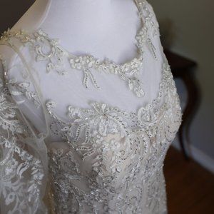 Maggie Sottero Size 10 Wedding Gown (Like-New